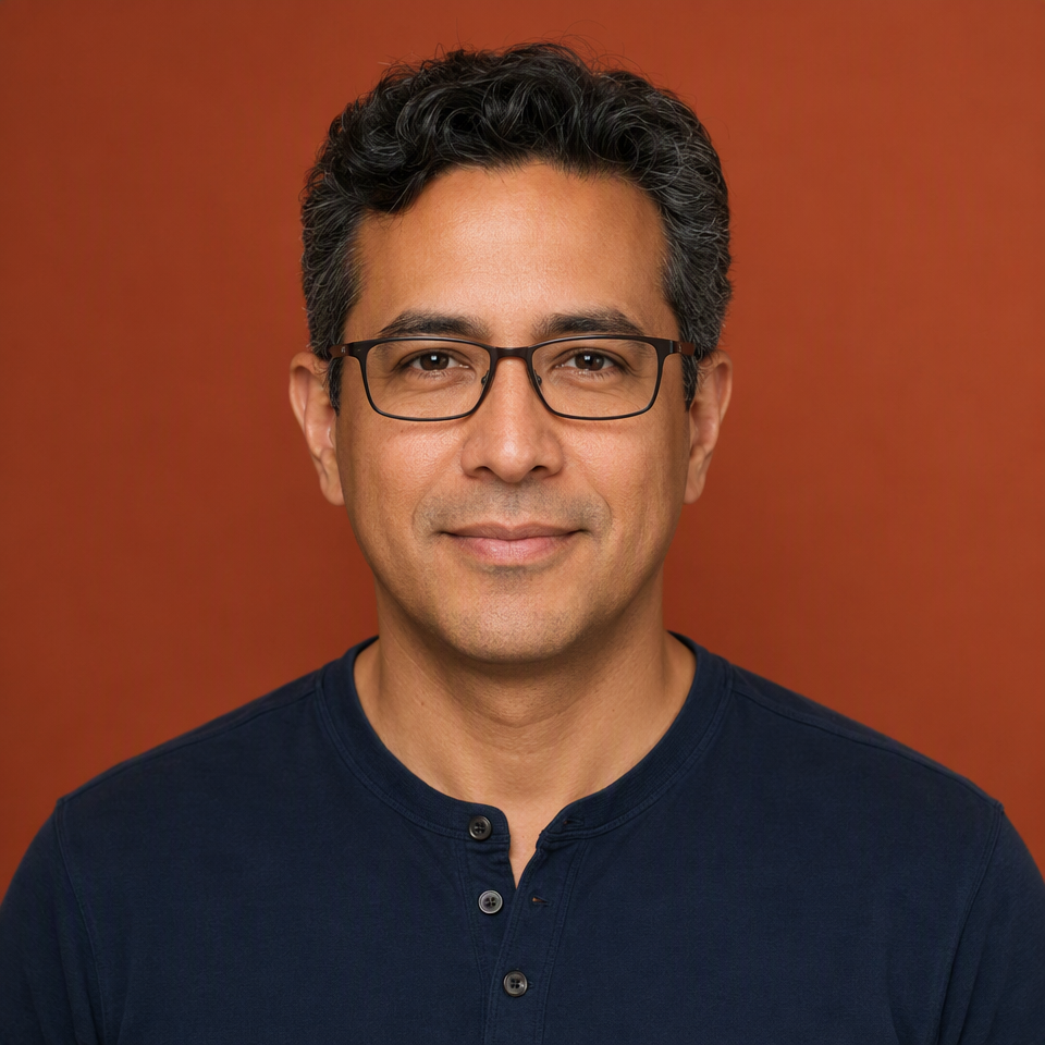 Portrait of Sergio, marketing data analytics.